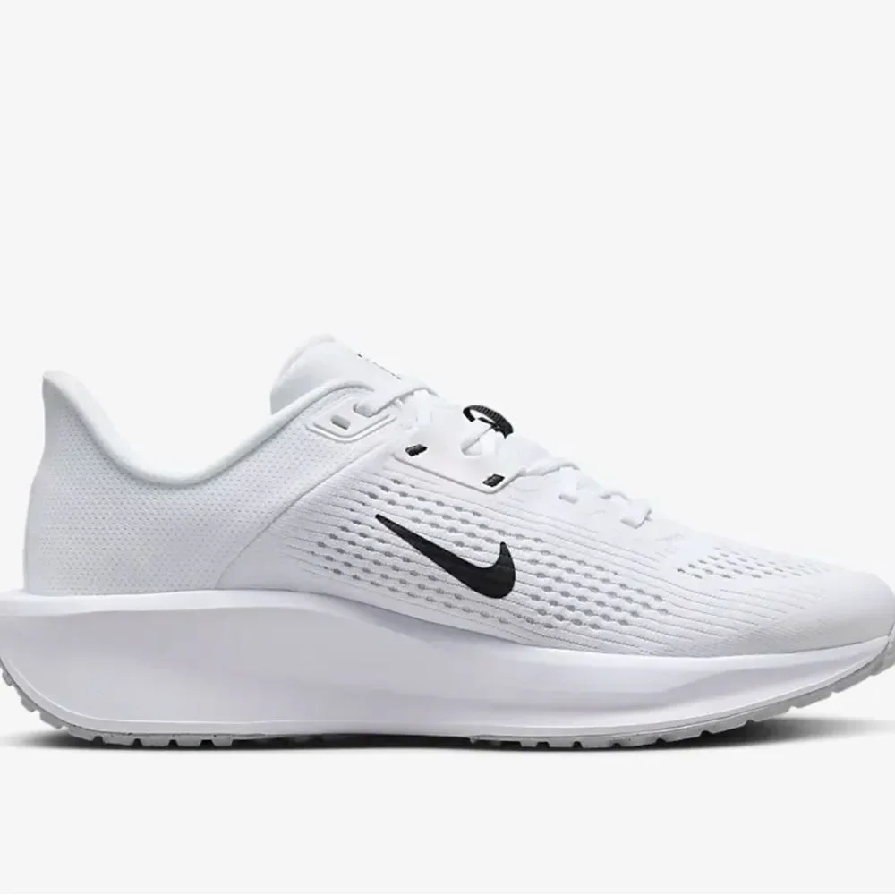 Nike Quest 6 Sneakers